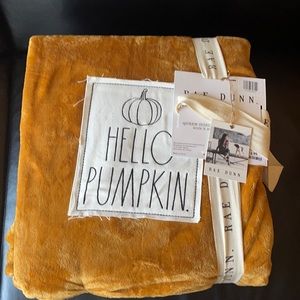 Hello pumpkin blanket
